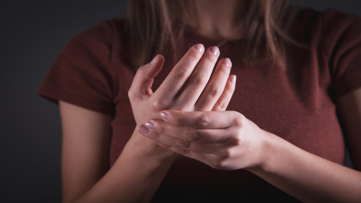 can microneedling cause infection signs to watch